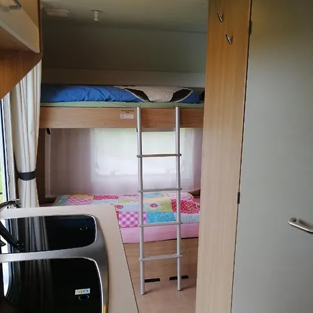 Mietwohnwagen Auf Dem Campingplatz Westerkoog Bei Busum אתר קמפינג Hedwigenkoog