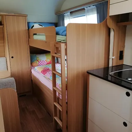 Mietwohnwagen Auf Dem Campingplatz Westerkoog Bei Busum * Hedwigenkoog