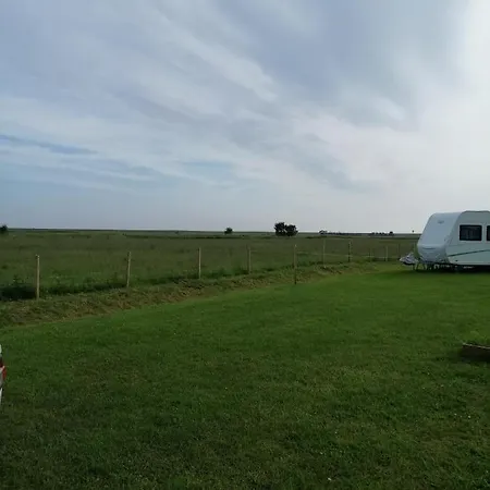 אתר קמפינג Mietwohnwagen Auf Dem Campingplatz Westerkoog Bei Busum